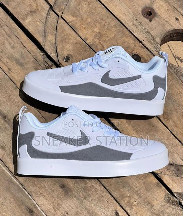 Original Nike React Sneakers White · Photo 2