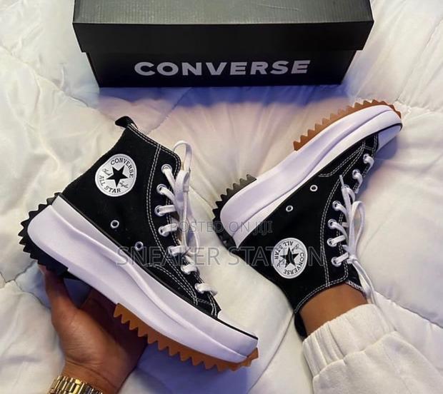 Converse Unisex Run Star Hike Sneaker · Photo 2