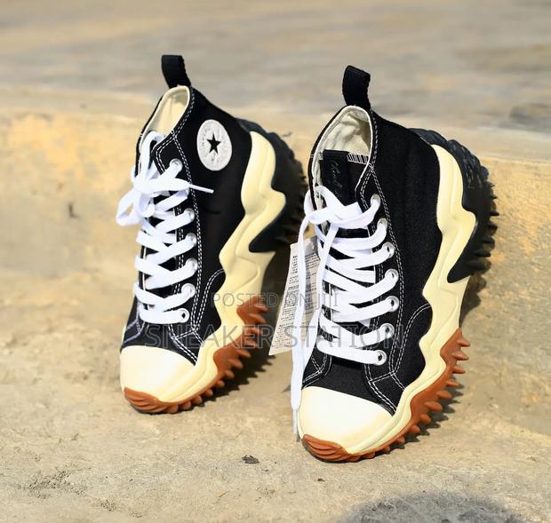 Converse Run Star High Tops Sneaker · Photo 2