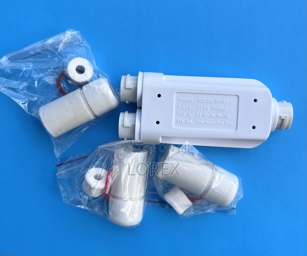 Poe Repeater Extender 1 in 2out · Photo 1