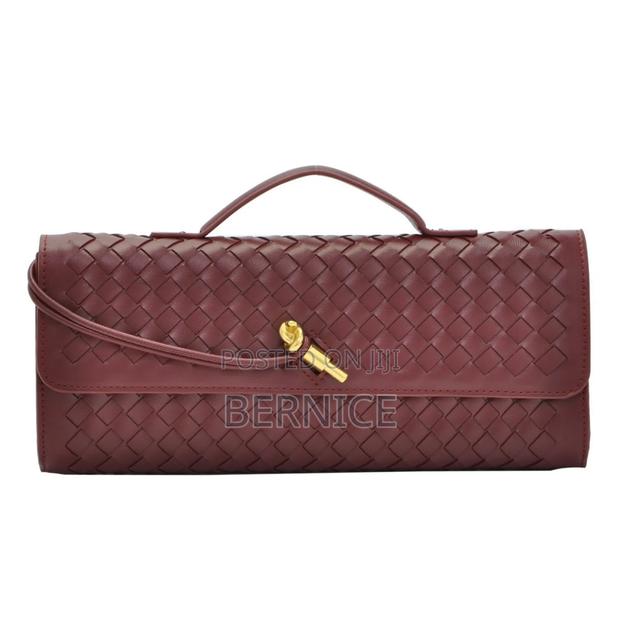 Elegant Woven Clutch – Available in All Colors · Photo 3