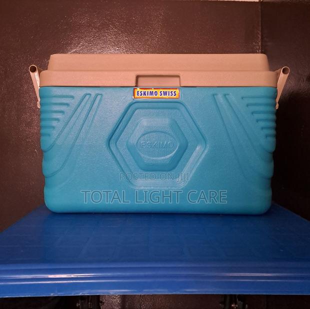 Three Set Swiss Eskimo Ice Chest · Photo 4