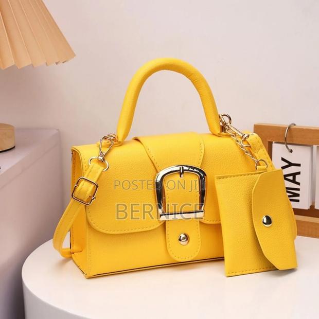 Classic Handbag · Photo 2