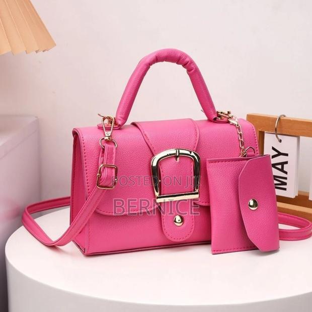 Classic Handbag · Photo 4