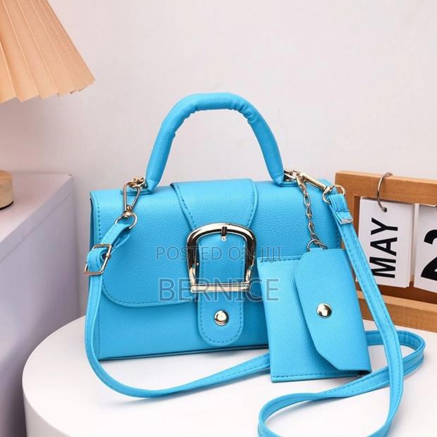 Classic Handbag · Photo 5