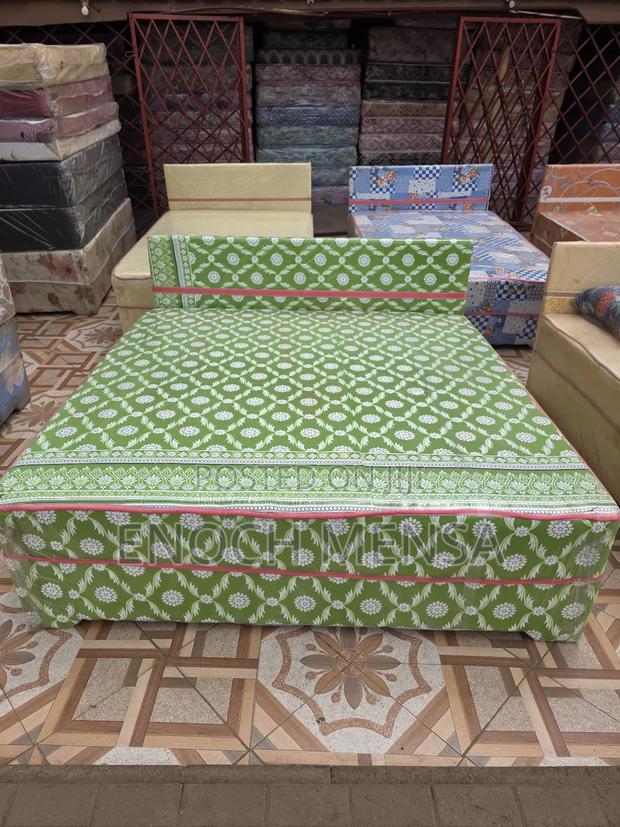 Queen Size Bed Complete · Photo 1