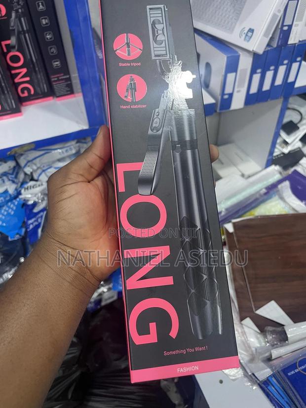 L16 Selfie Stick Tripod. · Photo 1