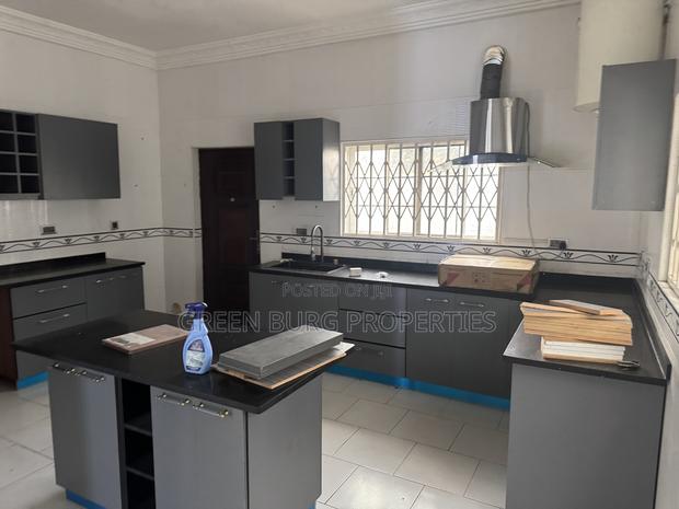 4bdrm Townhouse / Terrace in Cantonments for rent · Photo 2