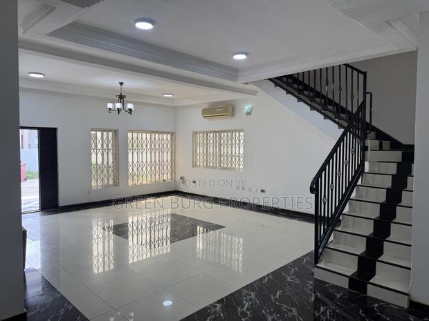 4bdrm Townhouse / Terrace in Cantonments for rent · Photo 3