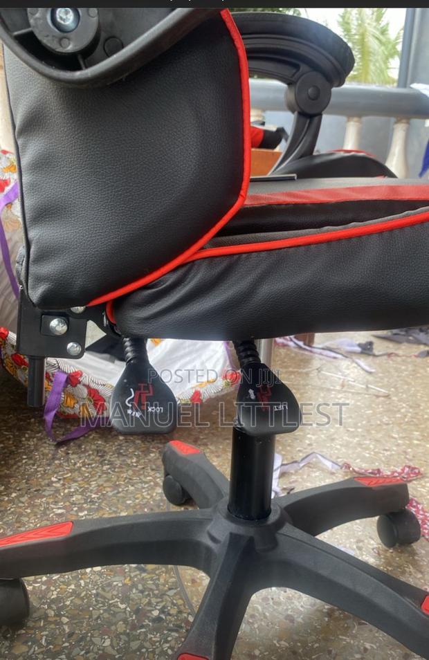 Gaming Chair · Photo 1