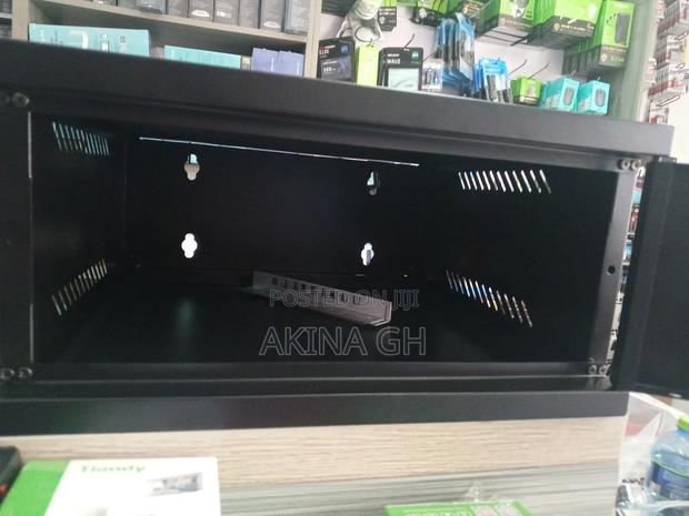 Ak 3u Networking Rack Cabinet · Photo 3