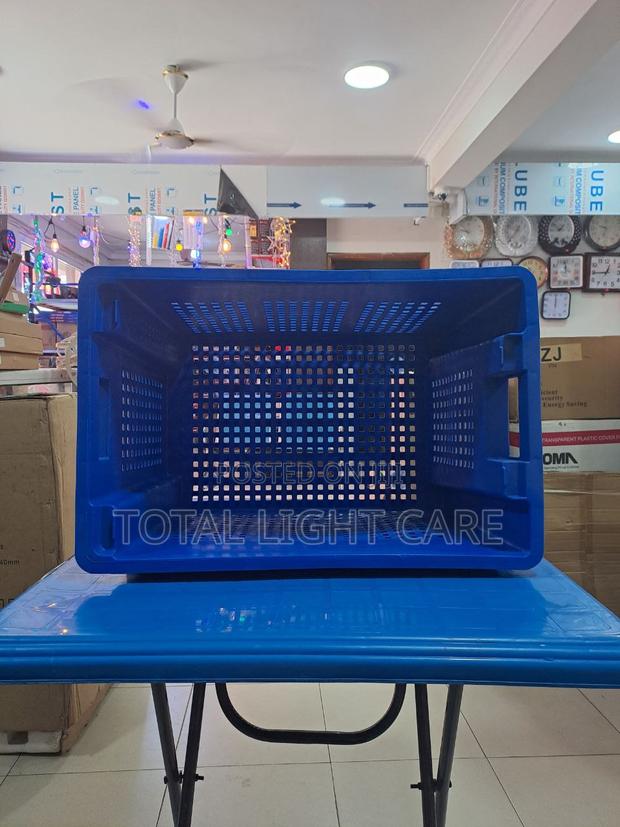 Thick Plastic Basket · Photo 2