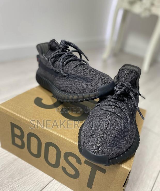 Adidas Boost 350 Black · Photo 2