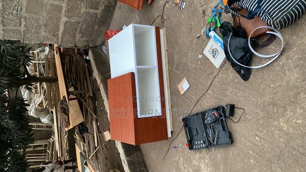 Laminated Board Centre Table · Photo 5
