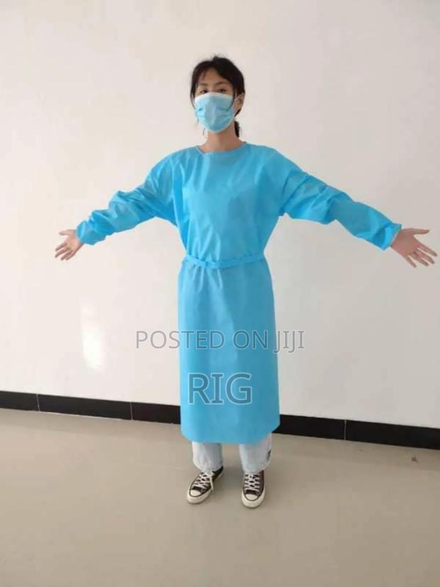 Disposable Surgery Gown · Photo 1