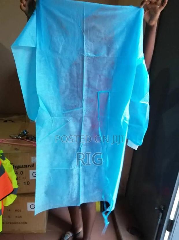 Disposable Surgery Gown · Photo 2