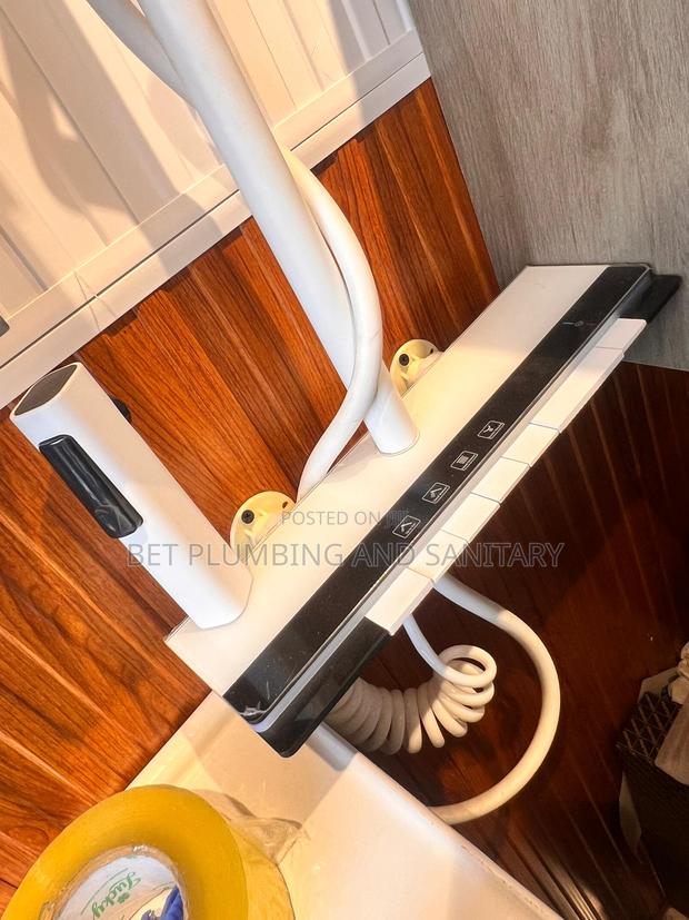 Uk Made Sensor Shower_4in1 Led Bathroom Shower_digital Shower · Photo 1