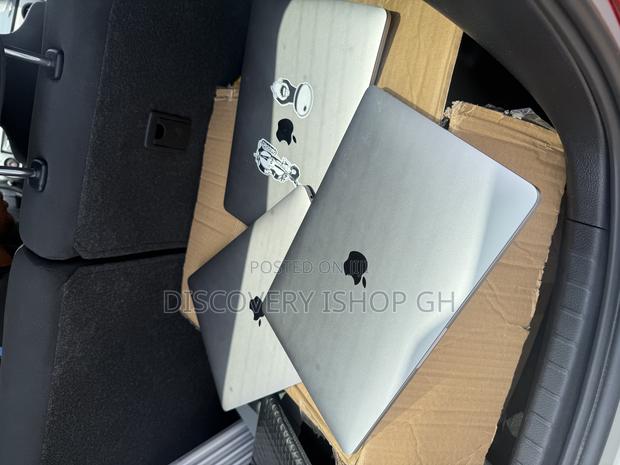Laptop Apple MacBook Pro 2020 16GB Intel Core I5 SSD 512GB · Photo 1