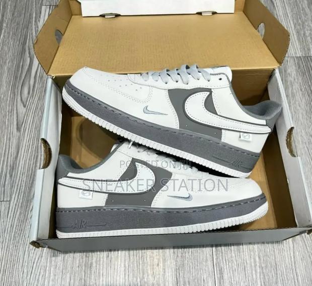 Nike Air Force 1 Custom Grey Available · Photo 2