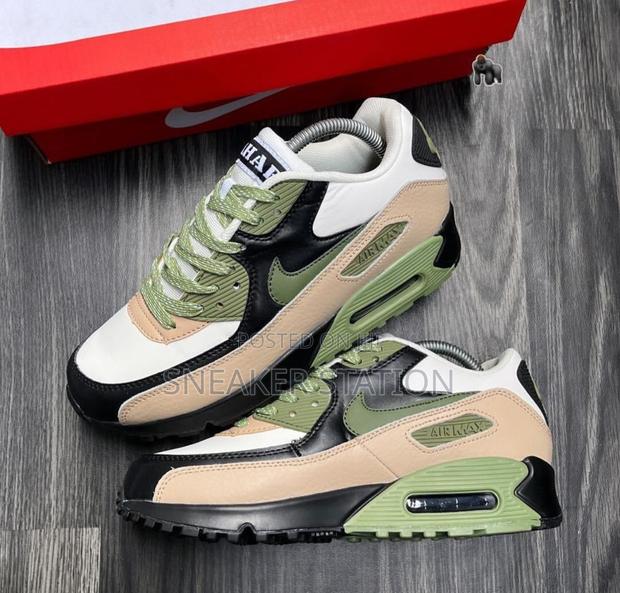 Air Max 90 Surplus Lahar Escape · Photo 1