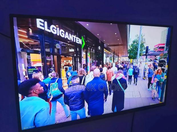 Lg 43inches Smart · Photo 4