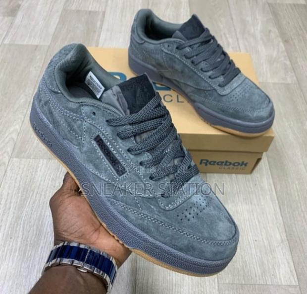 Reebok Classic Suede Grey Available · Photo 2