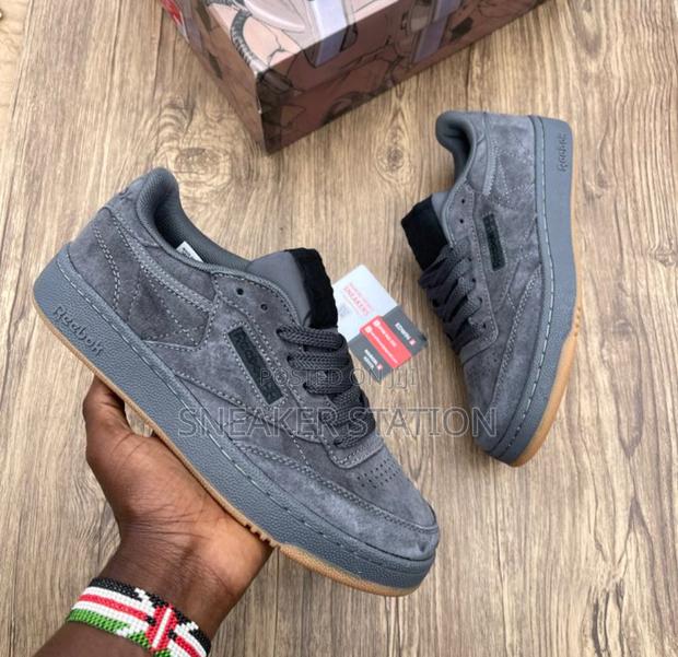Reebok Classic Suede Grey Available · Photo 1