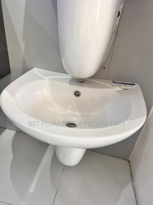 Frencia Wash Hand Basin With Short Stand_complete_wall Hung Basin · Photo 2