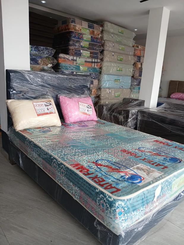 9 Inches High Density Mattress · Photo 2