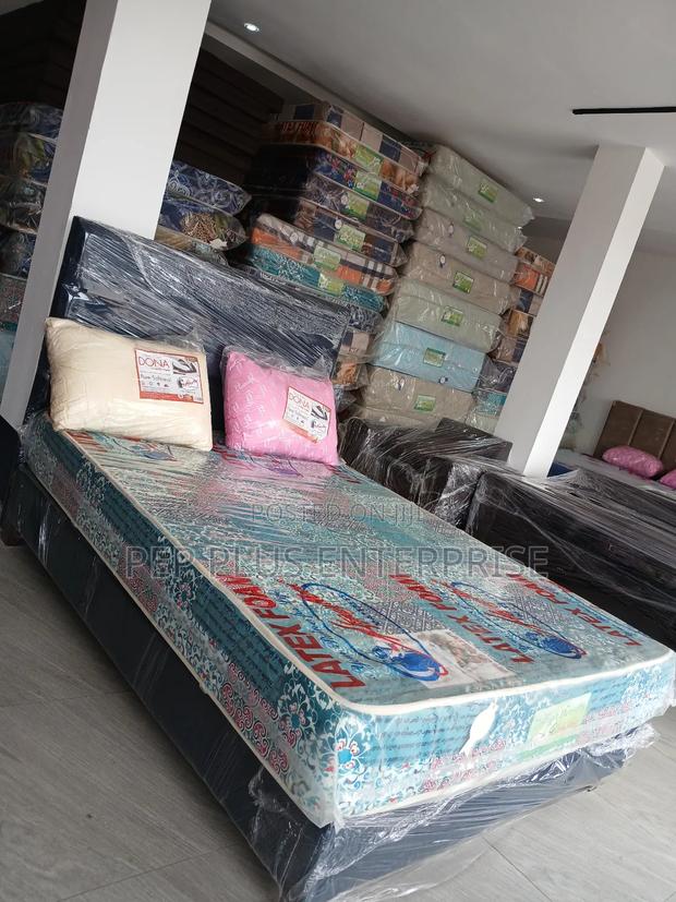 9 Inches High Density Mattress · Photo 3