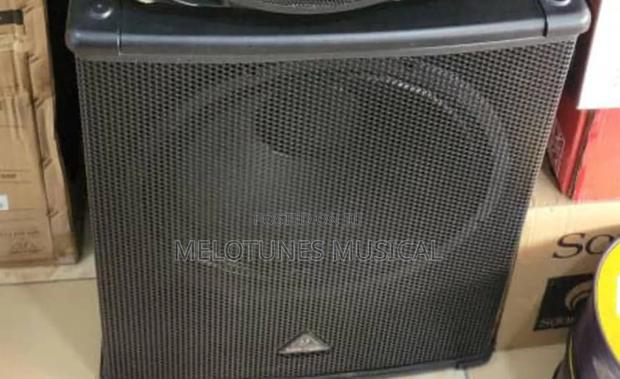 Behringer Eurolive High-Performance Active 3000 Watt Pa Subwoofer. · Photo 1