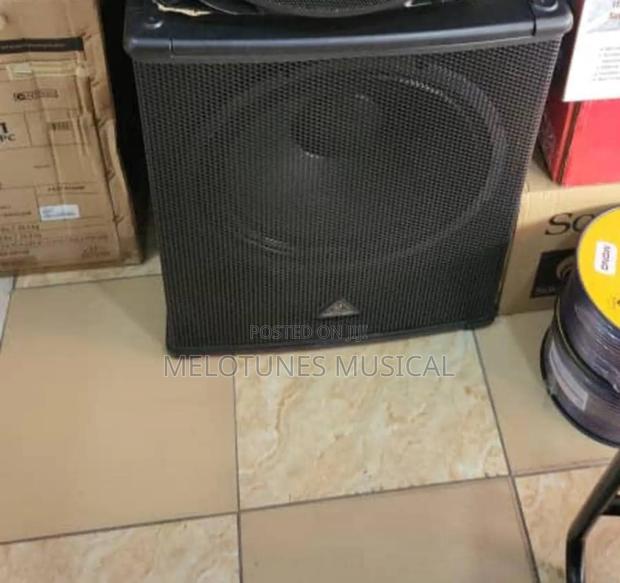 Behringer Eurolive High-Performance Active 3000 Watt Pa Subwoofer. · Photo 2