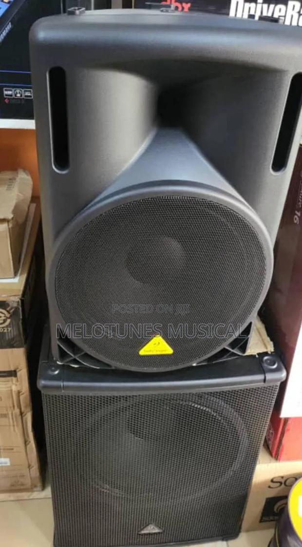 Behringer Active Pair of Bass and Mid Speakers · Photo 1