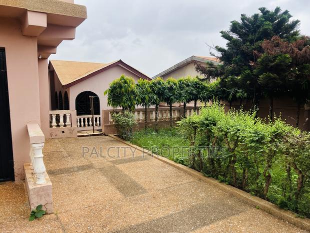 10bdrm House in Ahenema Kokoben, Kumasi Metropolitan for sale · Photo 3