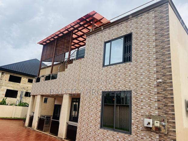 7bdrm House in Palcity Estate, Kumasi Metropolitan for sale · Photo 3