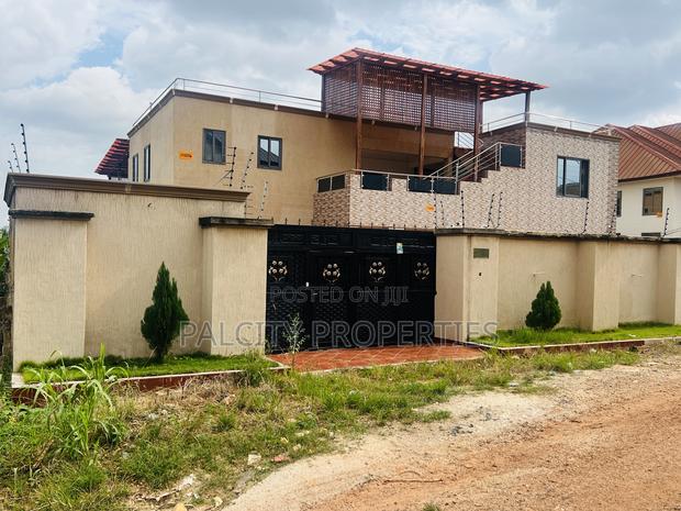 7bdrm House in Palcity Estate, Kumasi Metropolitan for sale · Photo 2