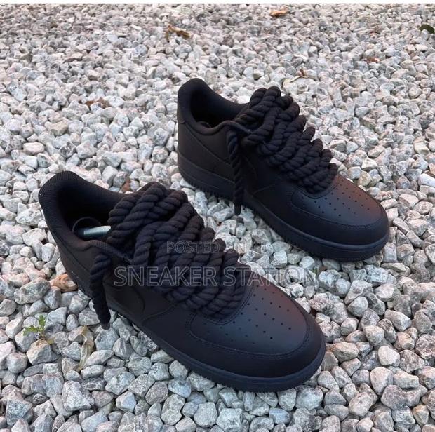 Nike Air Force 1 Big Laces Black · Photo 2