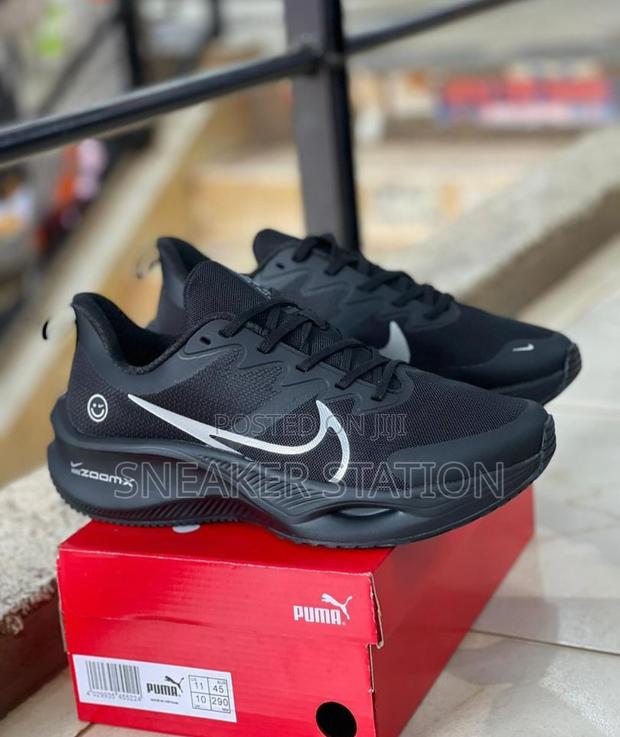 Nike Zoom X Smile Black Runner · Photo 1