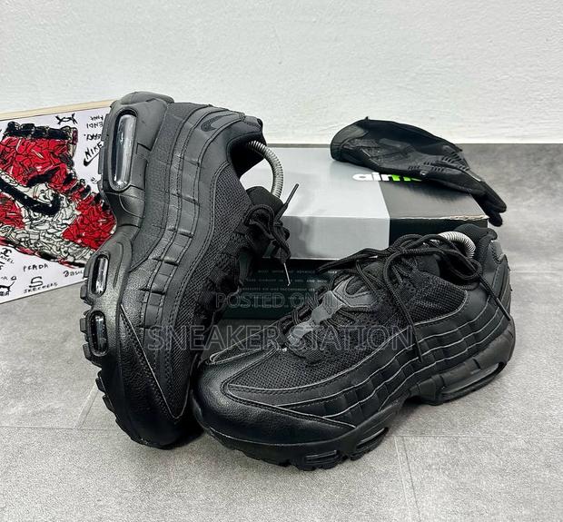 Nike Air Max 95 Essential · Photo 2