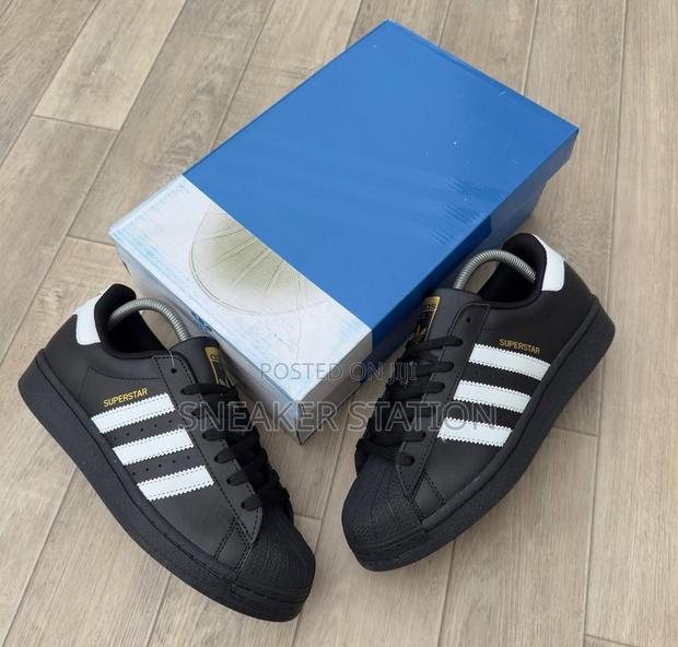 Adidas Superstar Black/White · Photo 1