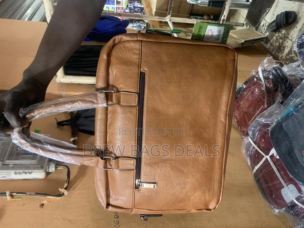 Pure Leather Jeep 15.6 Inches Laptop Bag With Shoulder Strap · Photo 2