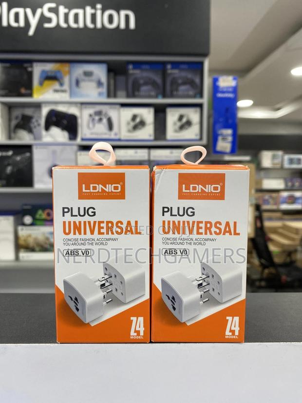 Ldnio Z4 Universal Plug 6amax - Lightweight Abs V0 Travel Adapter · Photo 1