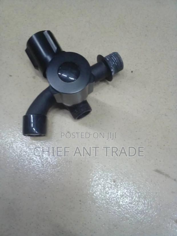 Twin Tap. Twin Valve · Photo 1