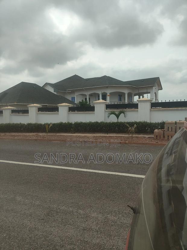 Litigation Free Full Plot Forsale at Appiadu · Photo 7