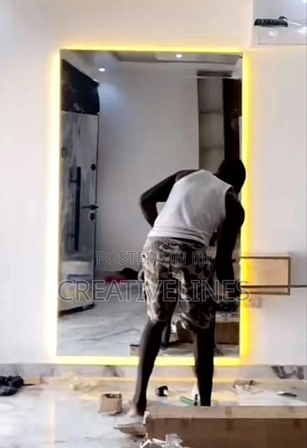 Light Mirror · Photo 1