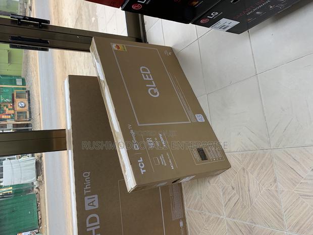 TCL 43" Qled Google Slim Tv: Experience Color and Contrast · Photo 2