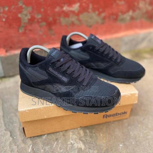 Reebok Classic Sneakers Black · Photo 1