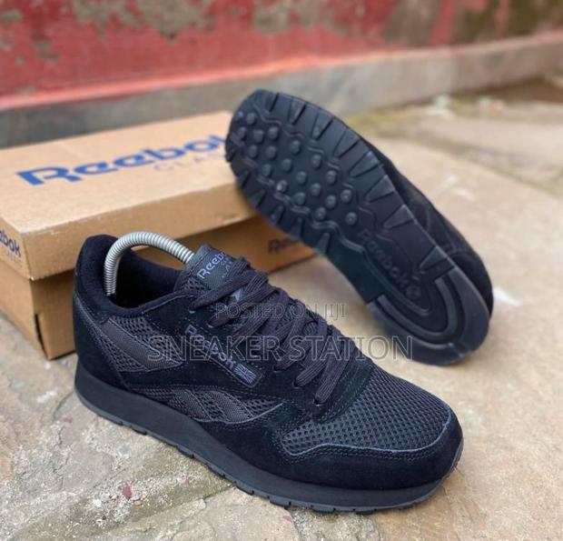 Reebok Classic Sneakers Black · Photo 2
