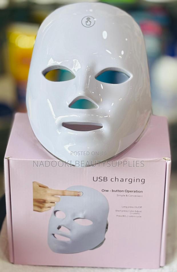 Led Light Face Therapy Mask Usb Charging One Button Operation · Photo 1