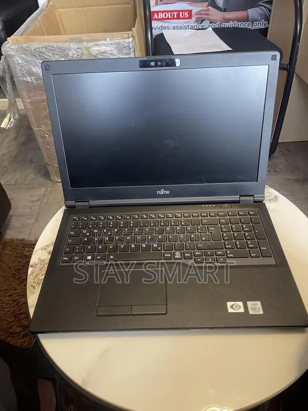 Laptop Fujitsu Lifebook E557 8GB Intel Core i5 SSD 256GB · Photo 1